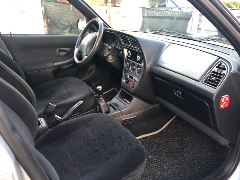 Peugeot 306 cinzento