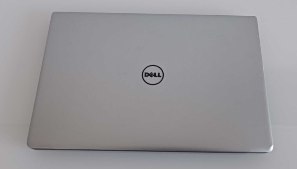 Dell XPS 13 9370 - Ecrã 13.3' FHD/Core i5/SSD NVME/8GB RAM