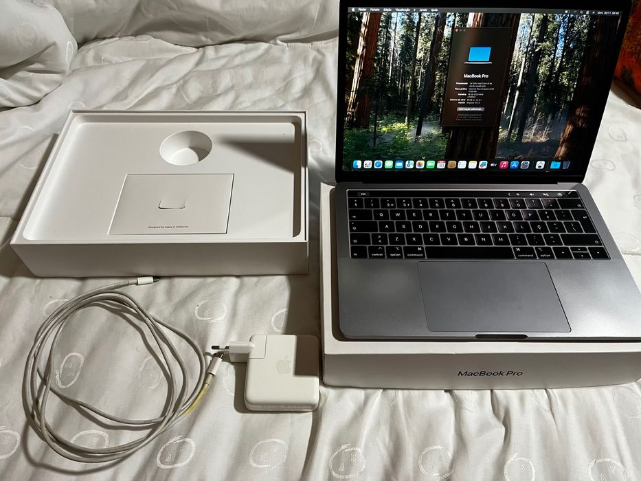 Macbook Pro (2019) 13,3" Cinza i5 16GB RAM 256GB SSD TouchBar
