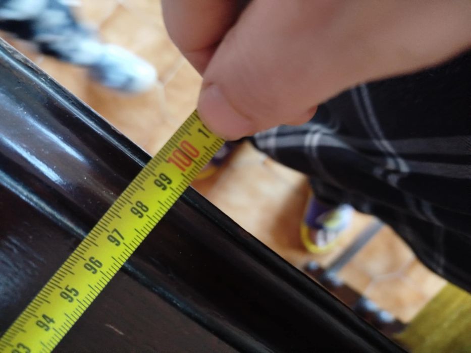 Mesa de sala e cadeiras