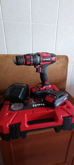 Máquina de parafusos pouco uso