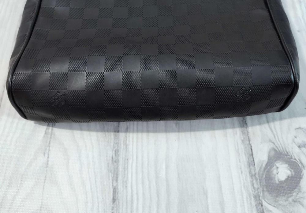 Męska torebka listonoszka LV