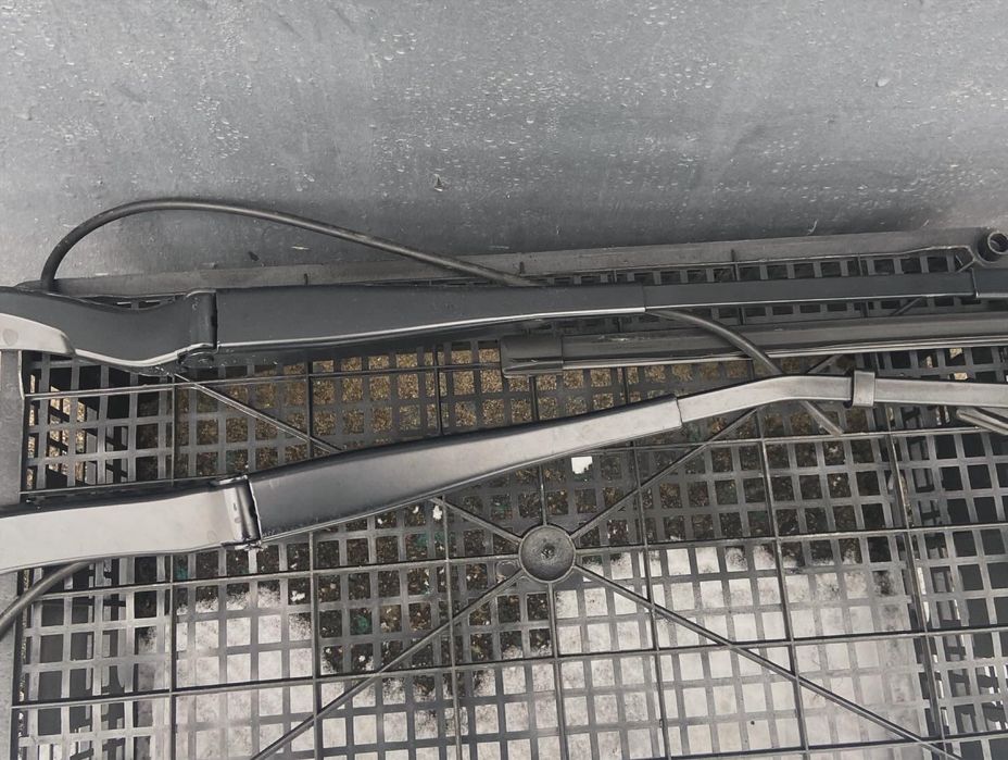 Повідець двірника лівий/правий Tesla model 3, оригінал!