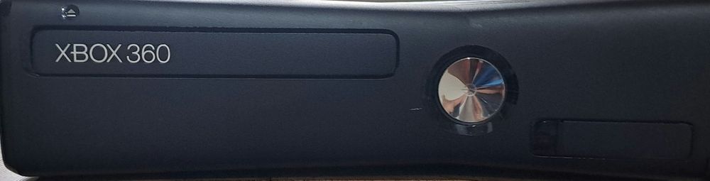 Xbox 360, 2 pady i 8 gier