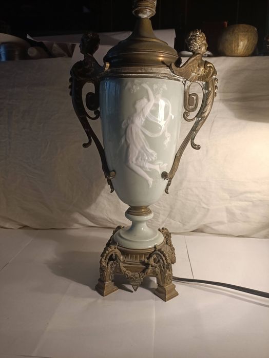 Lampa zdobiona  - pate sur pate ?