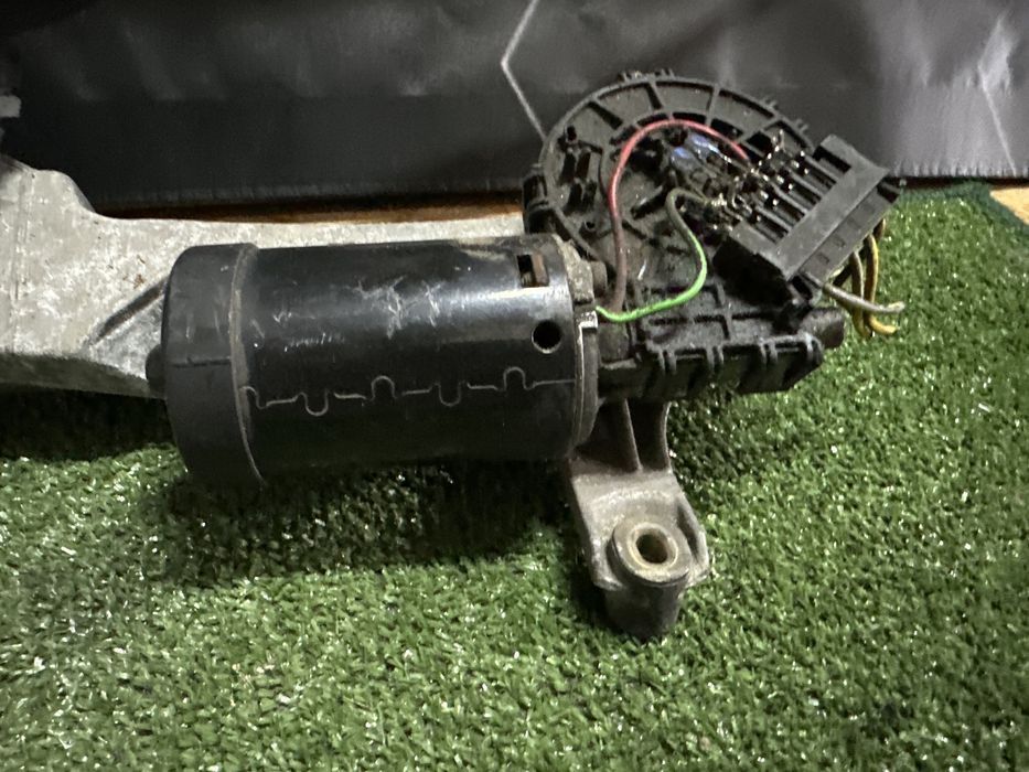 Braço da Escova Mercedes W210 W202