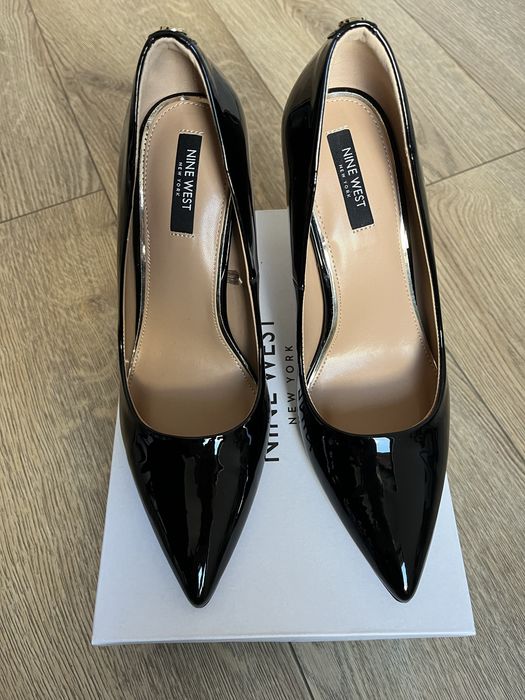 Śliczne szpilki lakierowane czarne Nine West 40 nowe