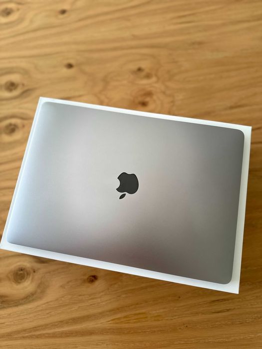 MacBook Pro 13" | i5 | 8GB | 256GB | TouchBar e Touch ID