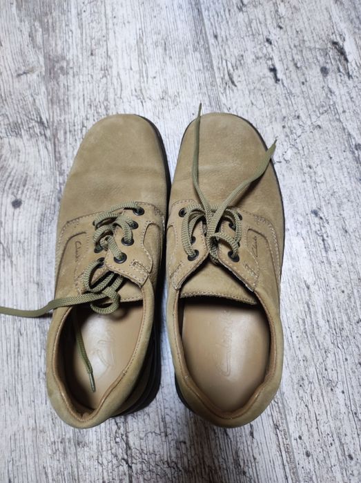Продам кожаные туфли Clarks
