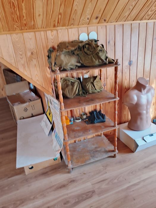 Продаю колекцию противогазов и дополнителей описание!!!