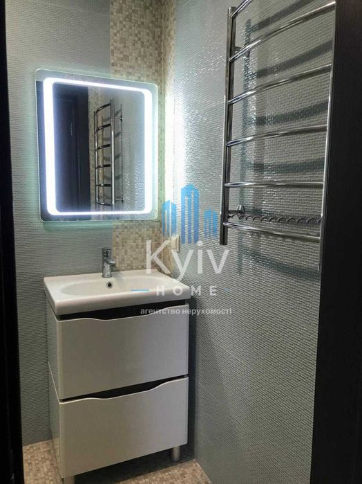 Продаж Будинок у лісі біля Києва — газ, каналізація, готовий для життя