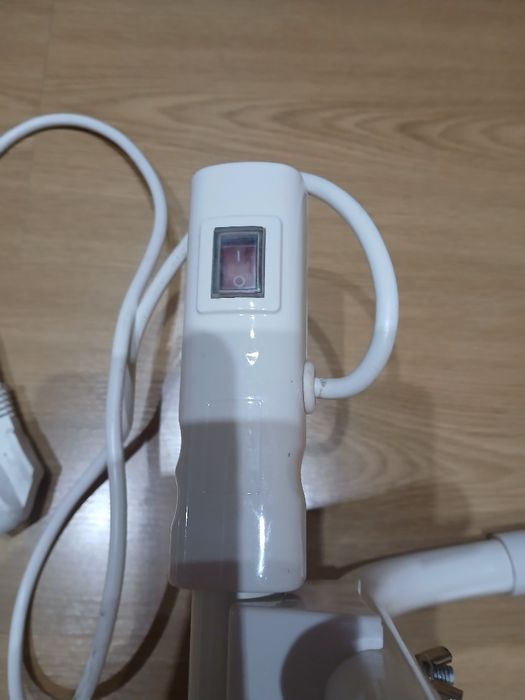 Aquecedor secador toalhas.