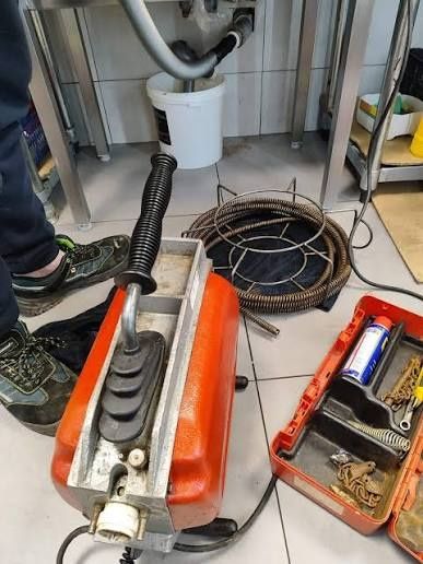 Hydraulik | Zatkana toaleta | Tanio I blisko | 24h Warszawa | Awarie | Wod-Kan | Montaż WC