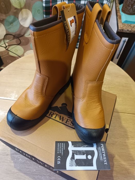 Чоловічі шкіряні утеплені чоботи