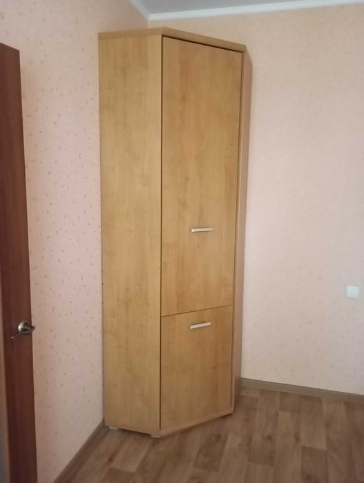 Продам угловой шкаф