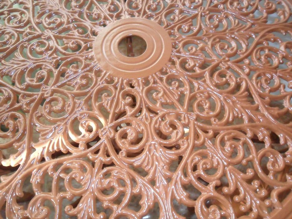 Mesa e 3 cadeiras de alumínio fundido