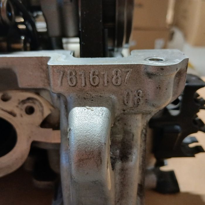Głowica silnika kompletna BMW X1 F48 KOD silnika B46A20B