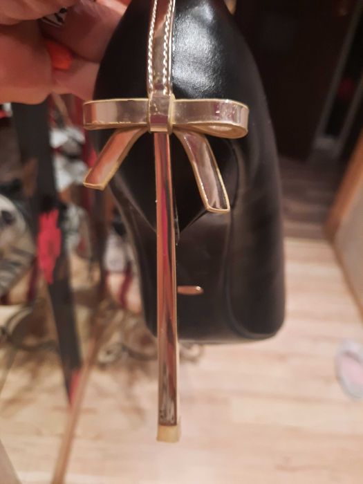 Szpilki  czółenka  damskie czarne 
skóra  ekologiczna  nowe  38