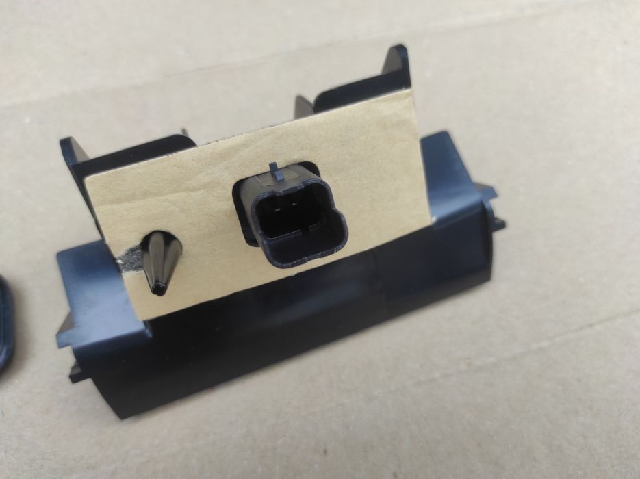 Ручка кнопка багажника Ситроен С4 Пикассо пежо