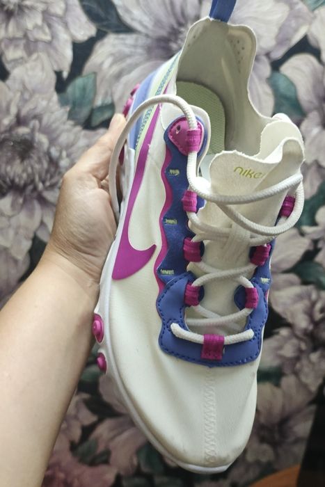 Оригінальні кросівки Nike W React Element 55 (BQ2728-104).