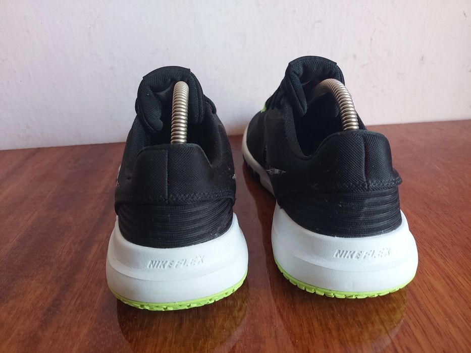 Кроссовки для тренировок NIKE FLEX CONTROL TR4 оригінал 

Розмір по бі