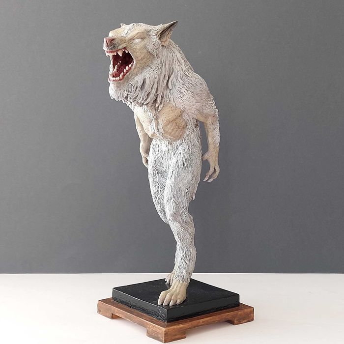 Escultura William Corvinus One-of-a-Kind Creature