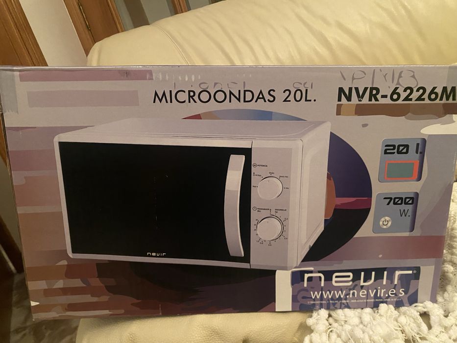 micro-ondas Nevir NVR-6226M