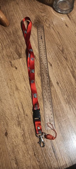 Smycz na klucze itp. czerwona