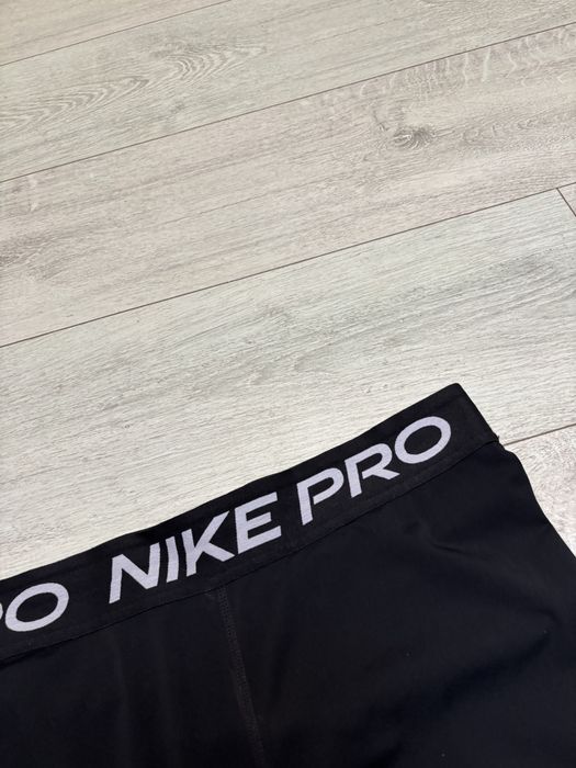 Czarne Legginsy damskie Nike pro L