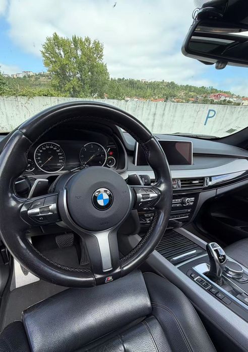 Bmw X5 impecável full extra, volante desportivo  7 lugares. Não aceito retoma, apenas venda.