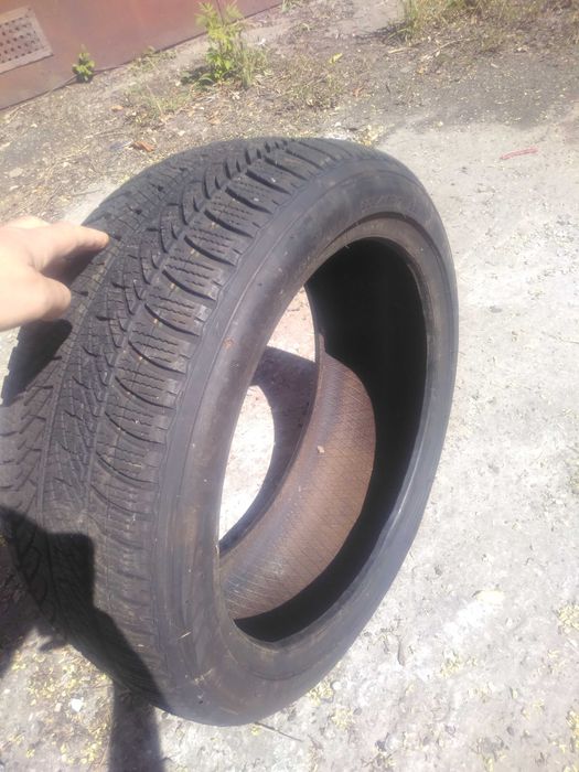 продам одну шину goodyear ultragrip 205/45/r17