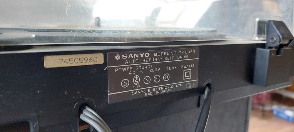 Wieża SANYO 6050 (Made in Japan)