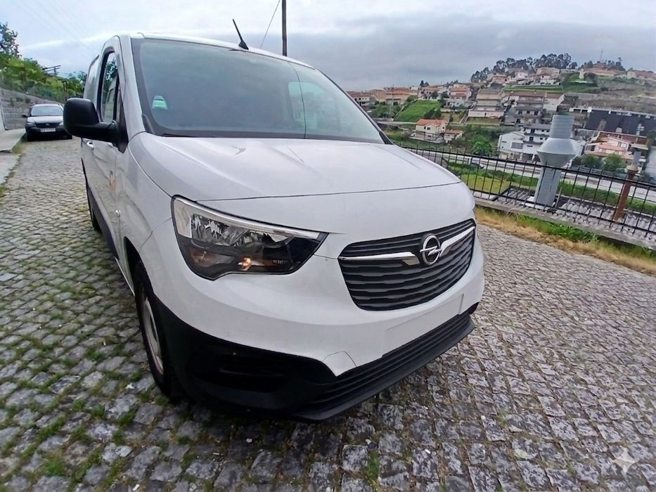 Opel Combo e Cargo 100% Elétrica preço com iva