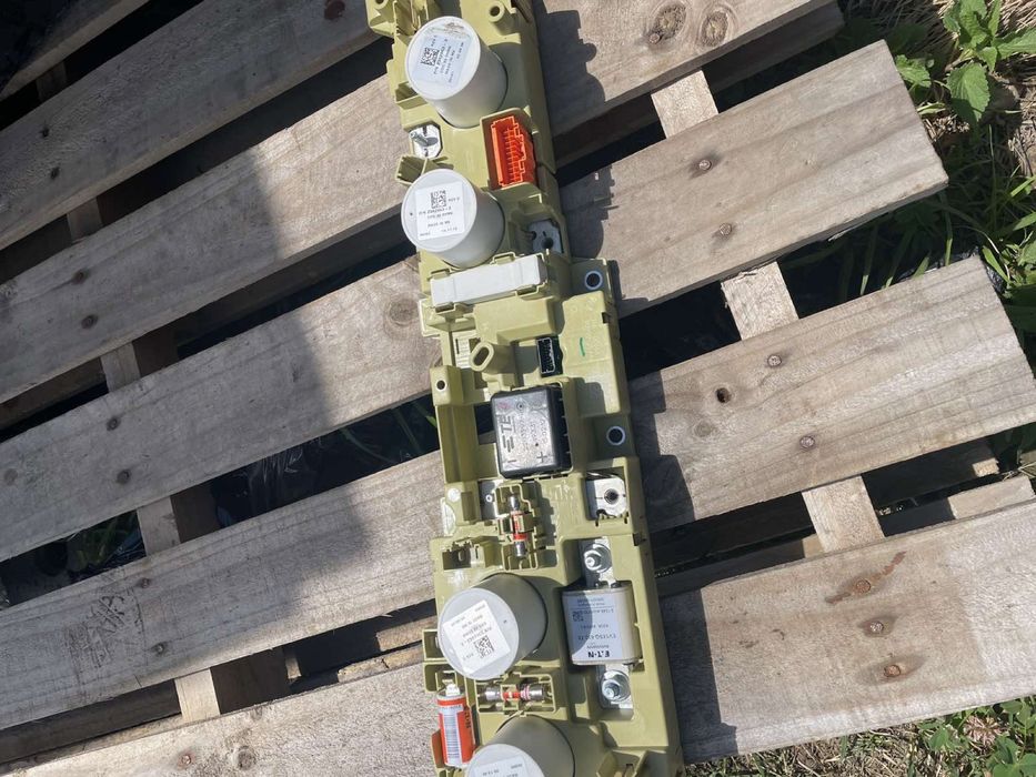 FORD Mustang Mach-E, деталі батареї 98,8кВт 75кВт