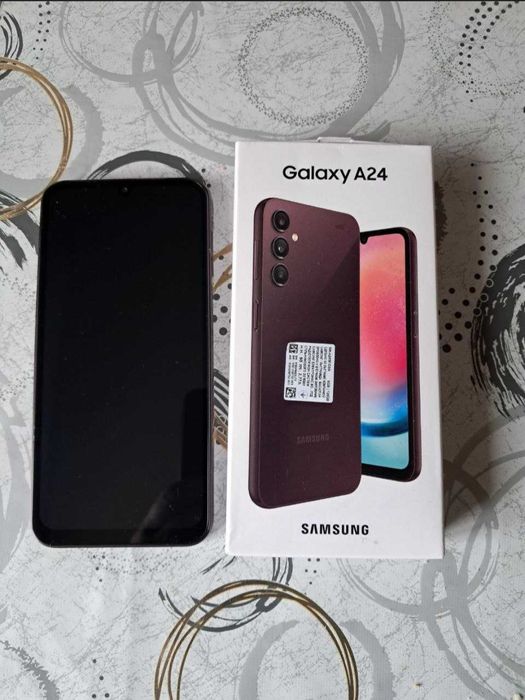Продам тіліфон  Самсунг А24  новий