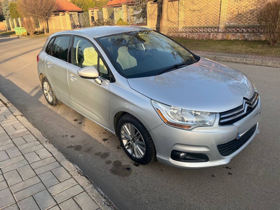 Автомобіль citroen c4