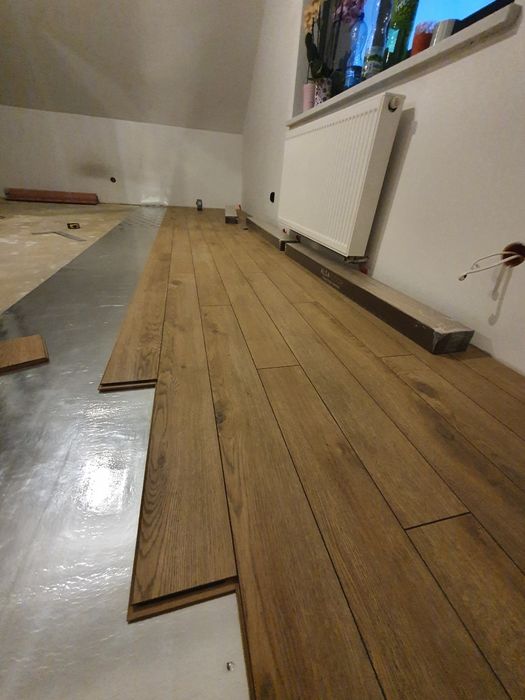 Montaż Paneli Podłogowych , Montaż Listew Przypodłogowych