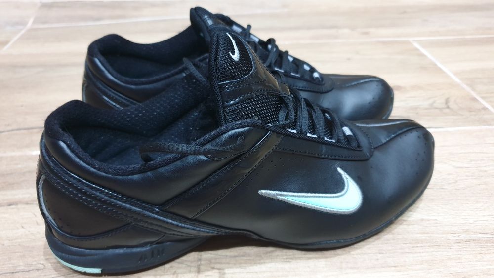 Шкіряні  кросівки Nike 39р.