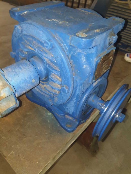 Редуктор. Редуктор червячный Ч-100. Редуктор общепромышленный