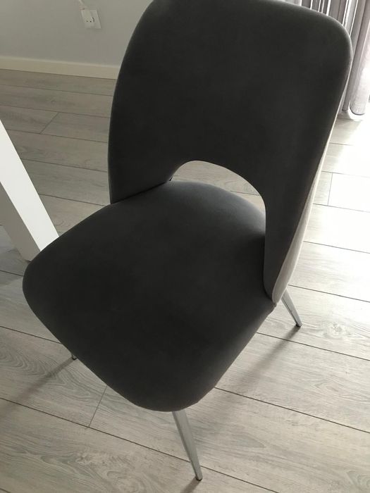 Mesa e cadeiras de sala de jantar