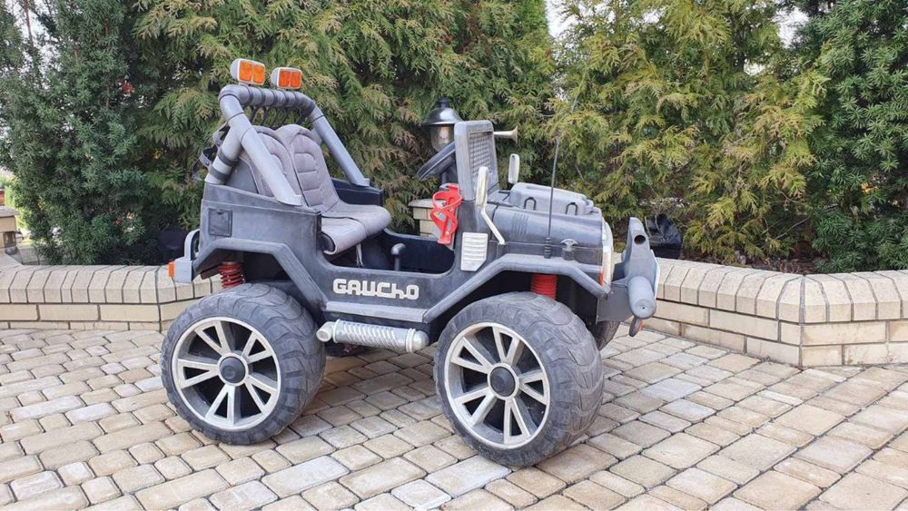 Дитячий електромобіль Peg Perego Gaucho Superpower