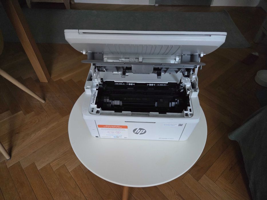 Drukarka HP Laser jest M 140 we