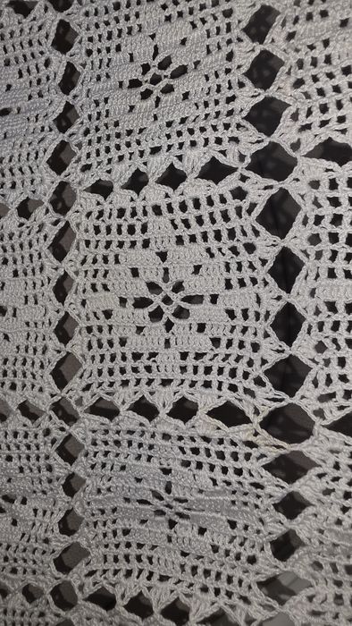 Toalha de Mesa em Crochet Feita à Mão – 2 × 2 m