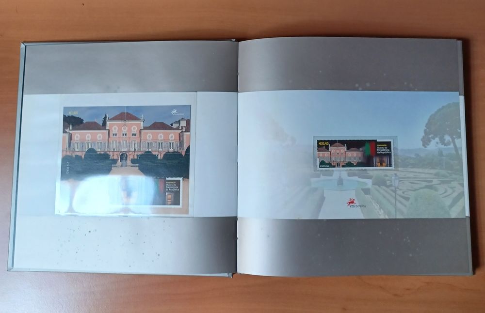 Livro CTT com selos Museu da Presidência da República