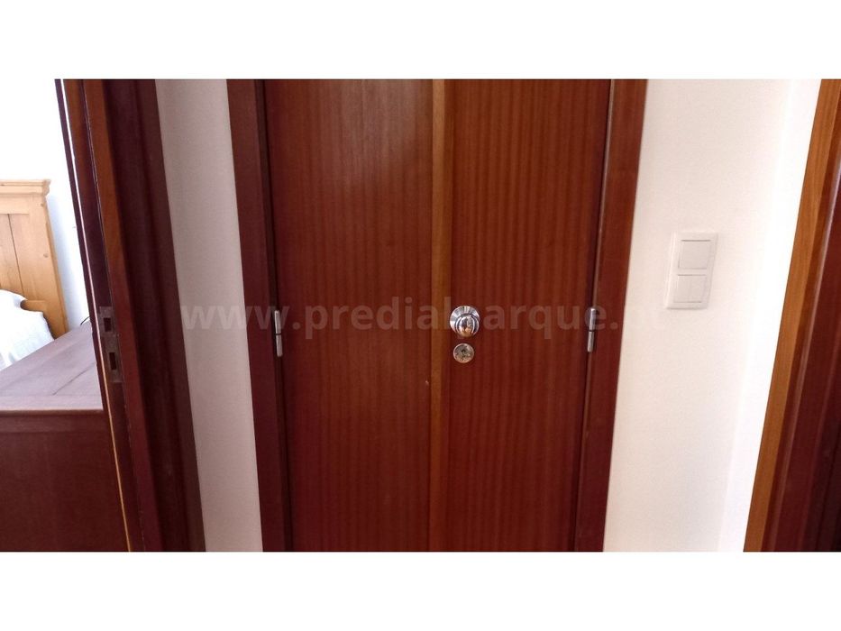 Apartamento T1 mobilado e equipado, junto ao Palácio de Cristal
