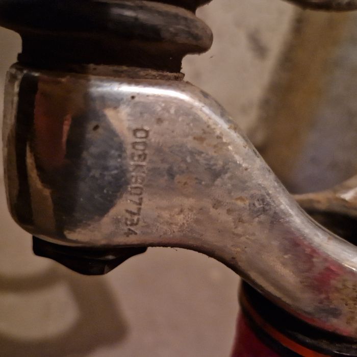 Rama rowerowa GT z amortyzatorem i kierownicą