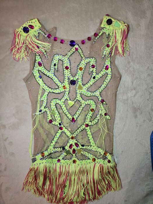 Гімнастичний купальник на 7-8 років.