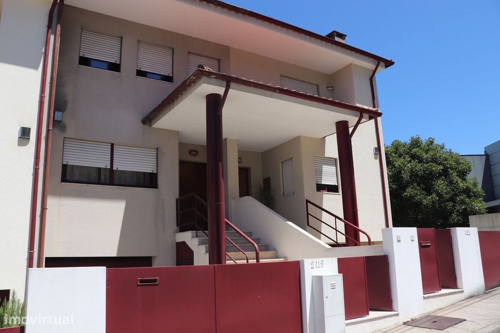 Moradia Geminada T3 Venda em Caldas de Vizela (São Miguel e São João),