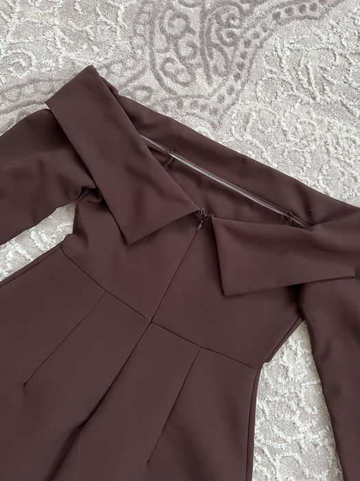 Сукня жіноча з відкритими плечима