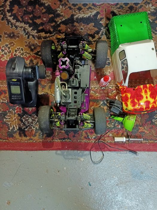 Model RC zdalnie sterowany spalinowy nitro 1/10 terenowy